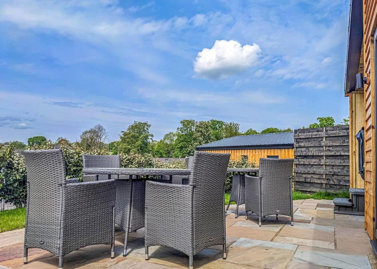 The Warrens At Foxtail Hotel Chirk Exterior foto